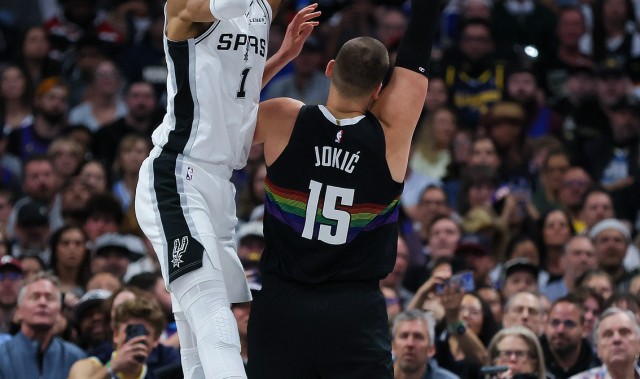 b体育官网-巴爷：我认为文班将是下一个解锁乔丹成就的球员 拿到MVP和DPOY